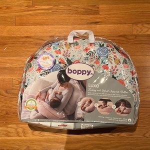 Floral Boppy Luxe EUC